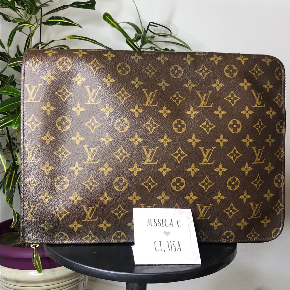 Louis Vuitton Poche Documents Negotiable Price